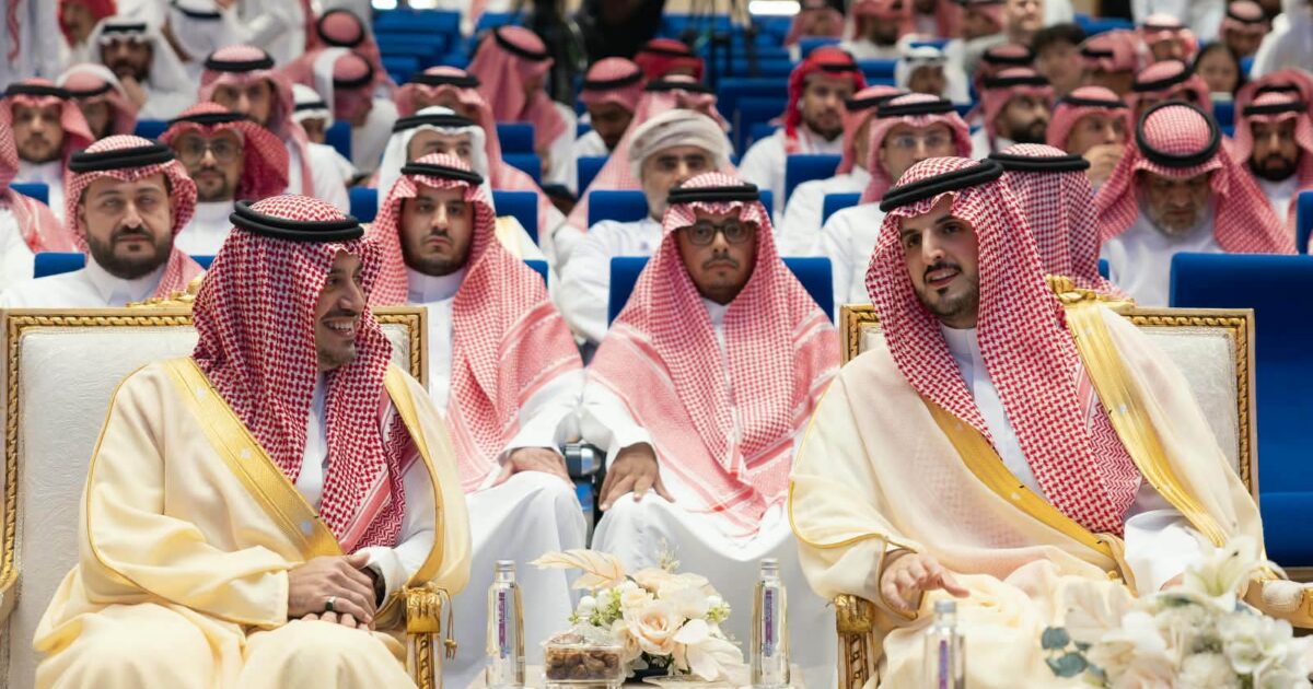 ثقافي / محافظ الطائف يشهد ختام “منتدى الطائف للهجن في التراث”