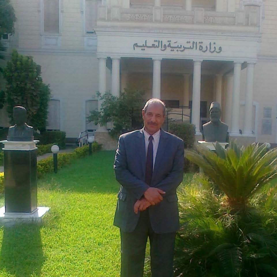 أموال المدارس مقيدة والطلاب والمدراء يدفعون الثمن
