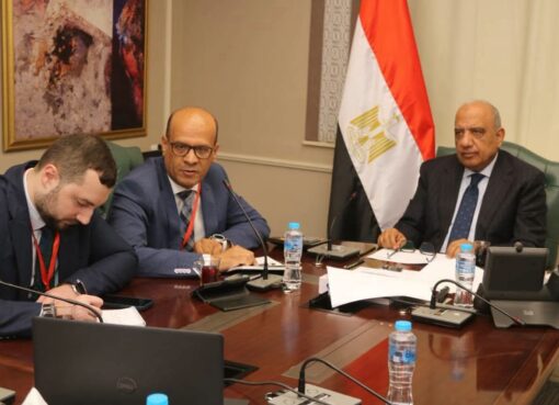 وزير الكهرباء والطاقة المتجددة يتابع مع روساتوم للمرافق الذكية مستجدات العمل على تطوير مجمع متكامل لتحلية مياه البحر بموقع محطة الضبعة النووية.
