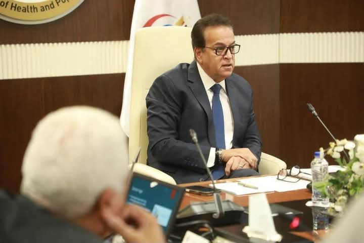 وزير الصحة يناقش استراتيجية توسيع قاعدة المتبرعين بالكلى من الأحياء مع اللجنة الاستشارية العليا لزراعة الأعضاء
