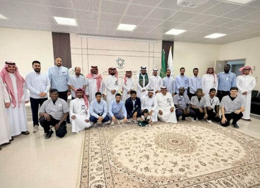 منسوبو الكلية التقنية برنية يحتفون باليوم الوطني السعودي