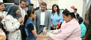 “مدير فرع هيئة الرعاية الصحية بالأقصر” يشارك الأطفال مرضى السكر فعاليات برنامج «عيشها بصحة» للتوعية الصحية وتعزيز سلامة المرضى