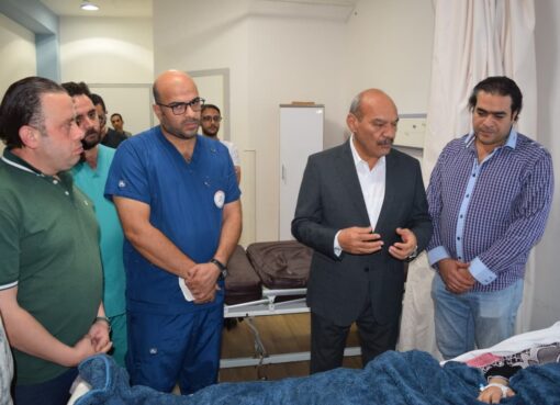 استجابة فورية.. محافظ السويس يستجيب لاستغاثة سيدة عبر السوشيال ميديا ويوجه بفحص حالتها وعلاجها بالمجمع الطبي