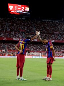 برشلونة يتصدر ورافينيا الهداف