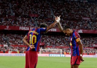برشلونة يتصدر ورافينيا الهداف