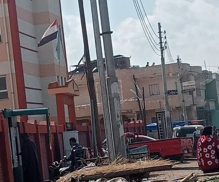 بوابة مدرسة بكفر
