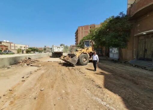 الانصارى يعلن بدء أعمال تطوير وتوسعة ورصف طريق المنصورية حتي طريق الشبرامنتية بأبو النمرس