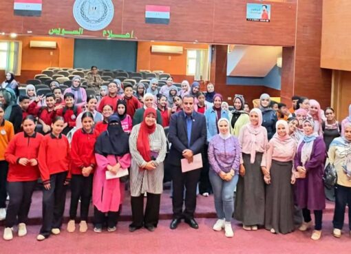 ندوة تثقيفية " أكتوبر وعبقرية المصريين " بمجمع إعلام السويس