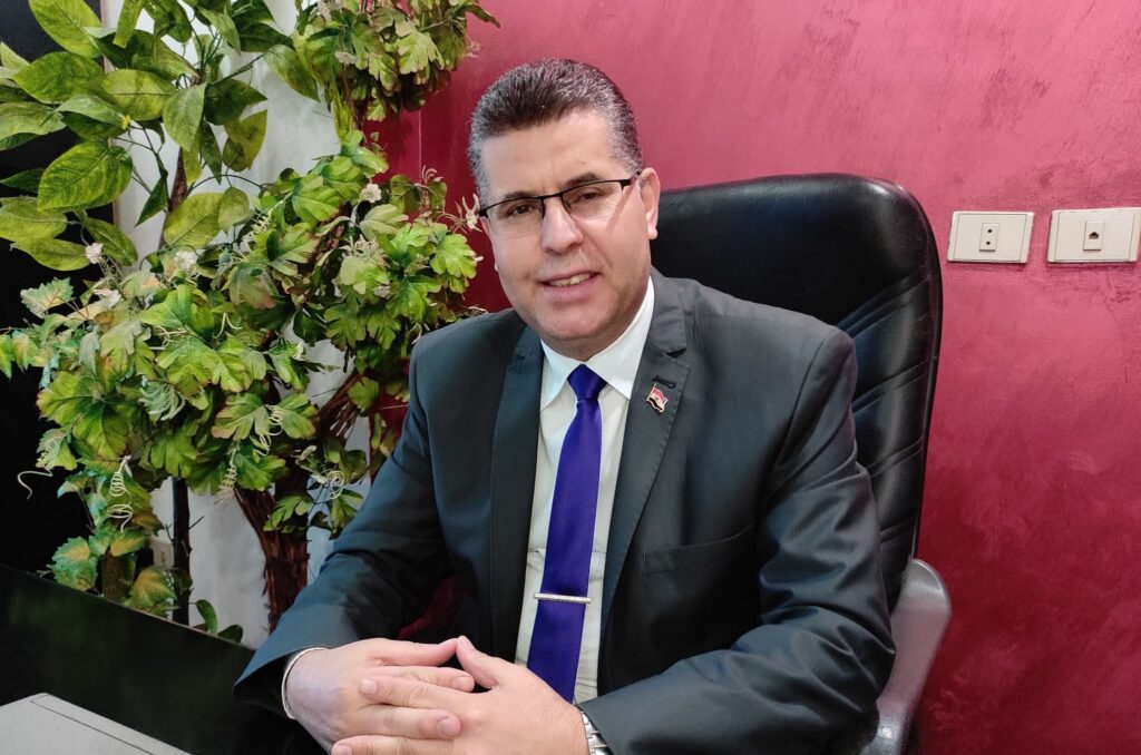 عودة الشاب من الخارج مريضا بالإيدز