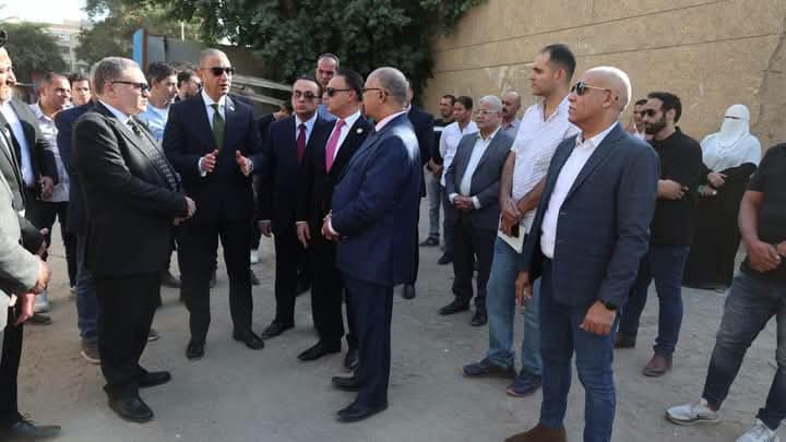 إخلاء ساحة التحفظ على المركبات بمنطقة الدقي أمام جامعة القاهرة تمهيدا لإعادة الاستفادة منها لصالح الدولة.