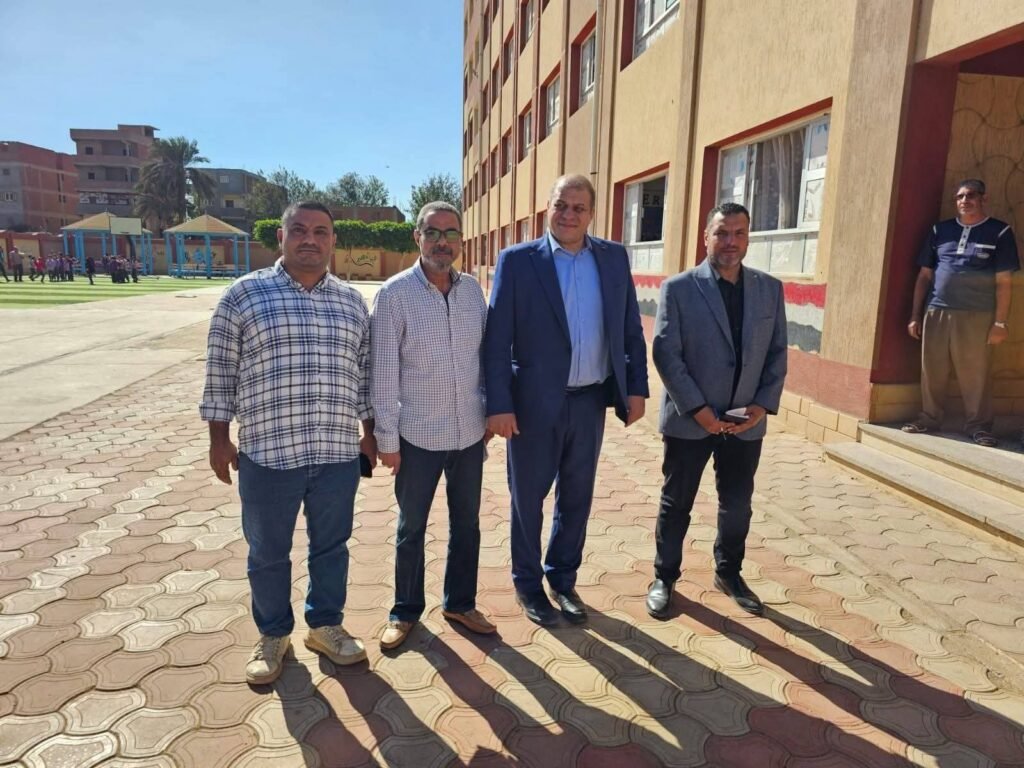 هاني عنتر يتابع عدد من مدارس إدارة منوف التعليمية ويشيد بمستوى الأداء داخل الفصول