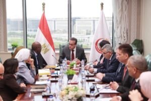 وزير الصحة يبحث مع بعثة بنك التنمية الأفريقي سبل تعزيز التعاون لدعم منظومة التأمين الصحي الشامل