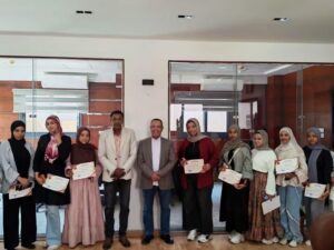 رئيس مياه أسوان يكرم مكلفات الخدمة العامة بمركز خدمة العملاء